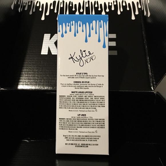 Kylie Cosmetics Skylie Lip Kit - Picture 3 of 4