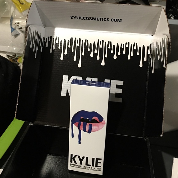 Kylie Cosmetics Freedom Lipkit - Picture 1 of 4