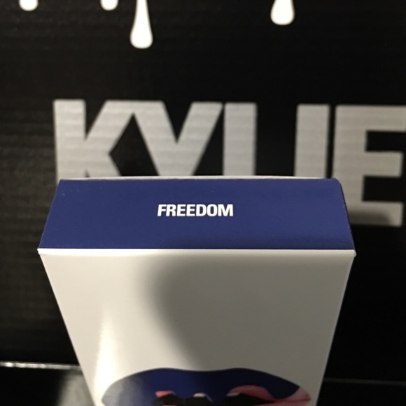 Kylie Cosmetics Freedom Lipkit - Picture 3 of 4
