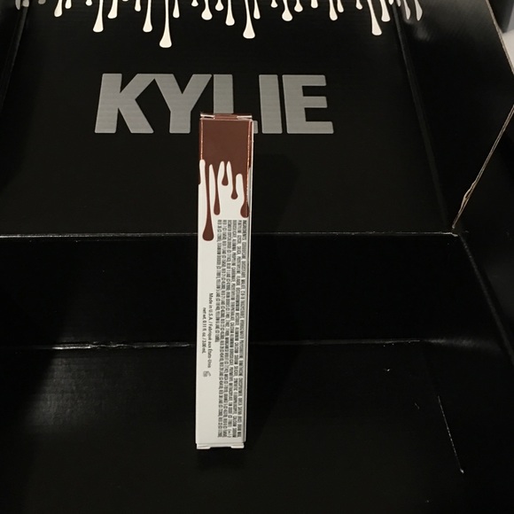 Kylie Cosmetics King K Lipstick - Picture 4 of 4