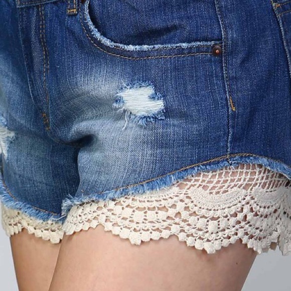 Crochet Hem Denim Shorts - Picture 4 of 4