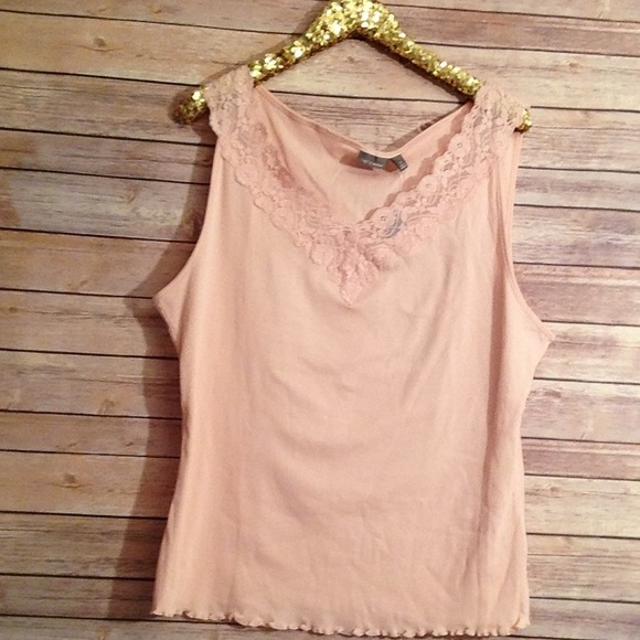 NWT Apt 9 Ribbed Lace Vneck Tank Top
