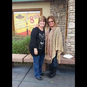 Meet your Posher, Laura