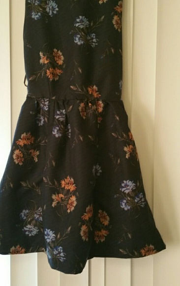 Dress - Picture 3 of 4