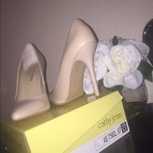 Cathy Jean Nude Pumps