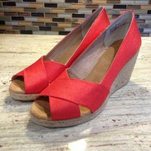 New Sz 10M GH Bass Red Kailey Wedges