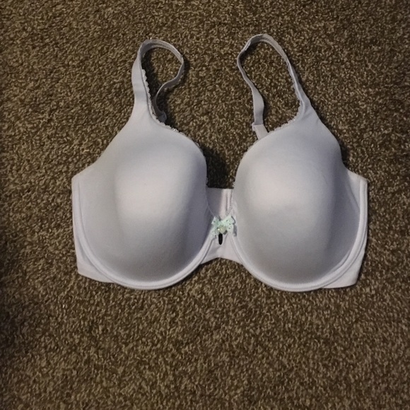 TRADED Victoria's Secret Body by Victoria bra