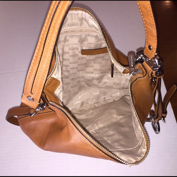 Michael Kors large bag - Picture 2 of 2