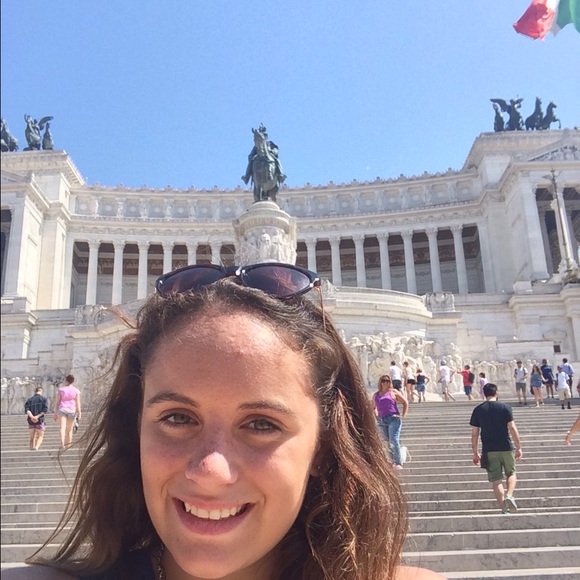 Meet your Posher, Gabbie - Picture 1 of 1