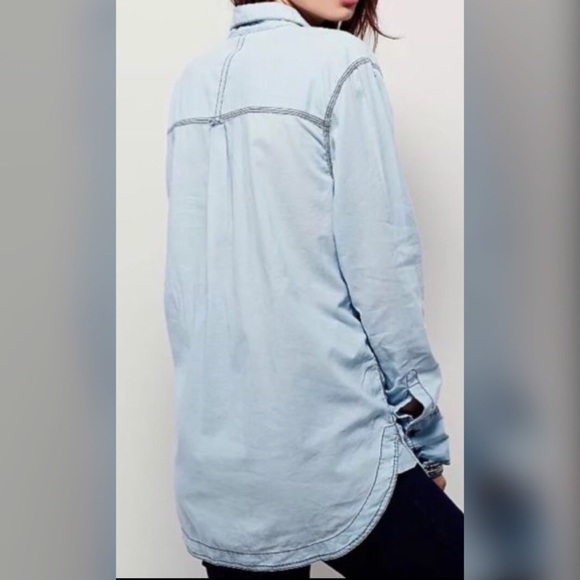 Bottom Down shirt💋 FINAL PRICE💋 - Picture 2 of 4