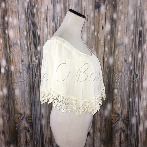 🎉CLEARANCE🎉 Ivory Off Shoulder Crochet Boho Top - Picture 4 of 5