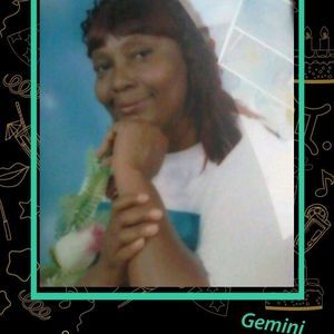 Meet your Posher, Flora