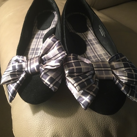 Born Shoes - Womens 7-1/2 Born Shoe