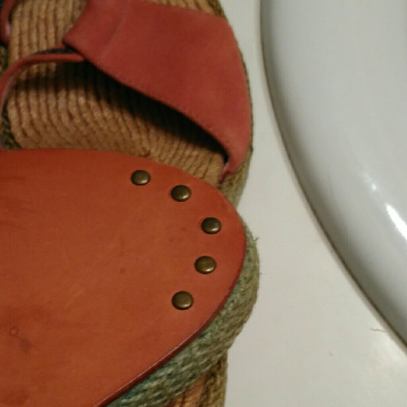 Heels - Picture 2 of 4