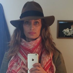 Meet your Posher, Manon