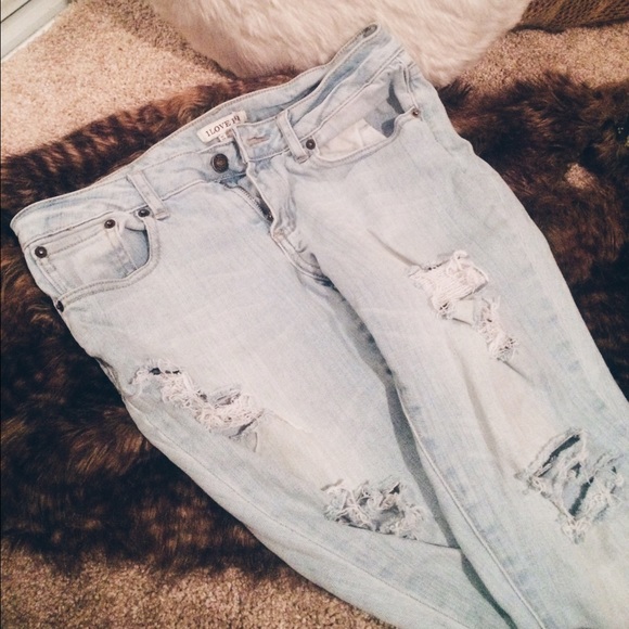 Distressed Light-washed Skinny Jeans