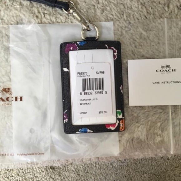 SOLD: COACH LANYARD ID IN WILDFLOWER - Picture 3 of 4