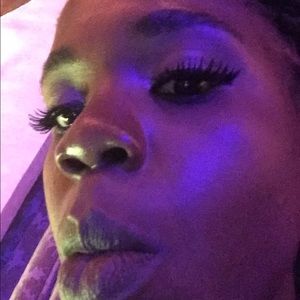 Meet your Posher, Zenab
