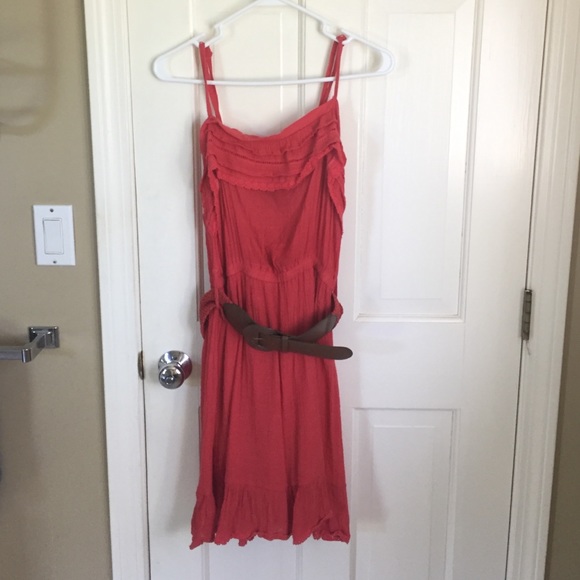 Size medium coral dress - Picture 1 of 3