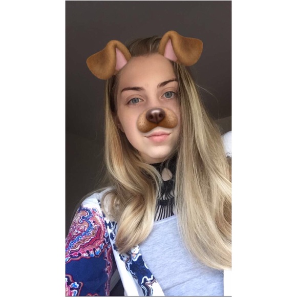 Meet your Posher, Chloe