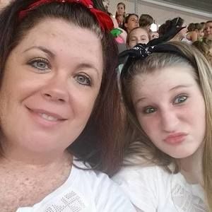 Meet your Posher, Christy