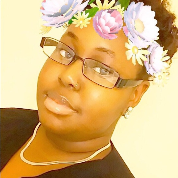 💄Lip Gloss💍Jewelry🛁Hygiene Products♠️Gifts🎁 - Picture 2 of 2