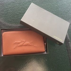 NWT Longchamp Leather Wallet