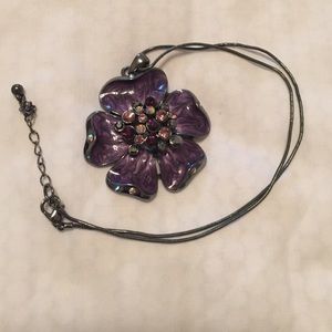 Jennifer Lopez purple flower necklace