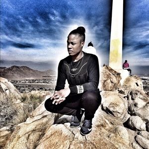 Meet your Posher, Adrienne