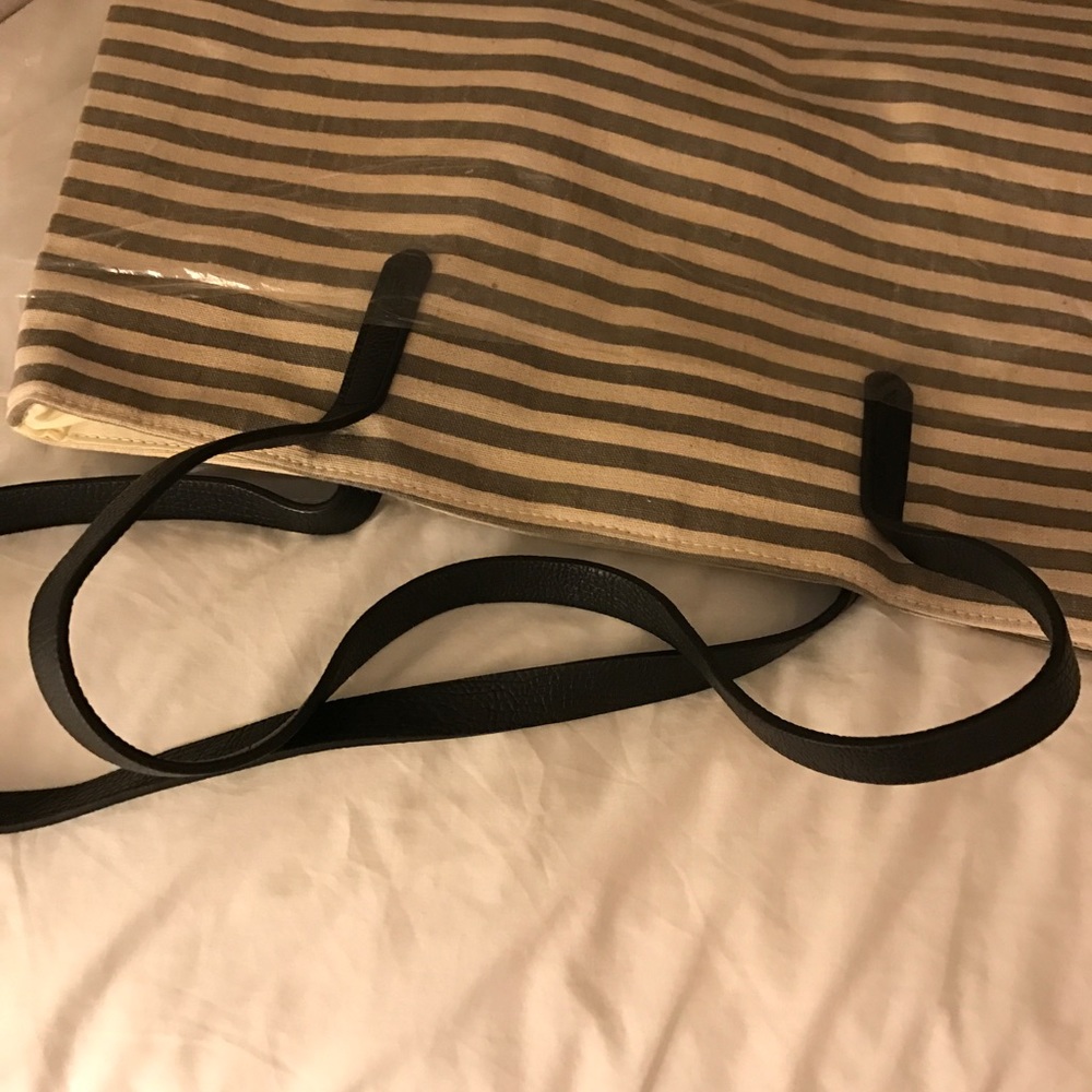 Striped Tote - Picture 5 of 6