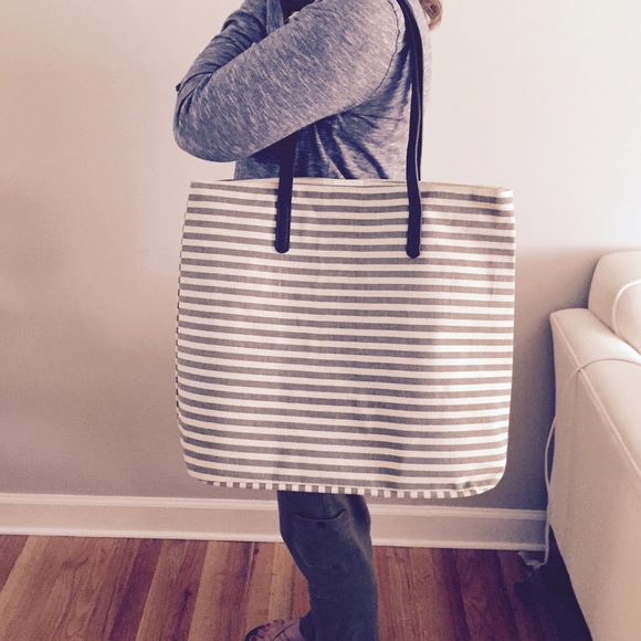 Striped Tote - Picture 4 of 6