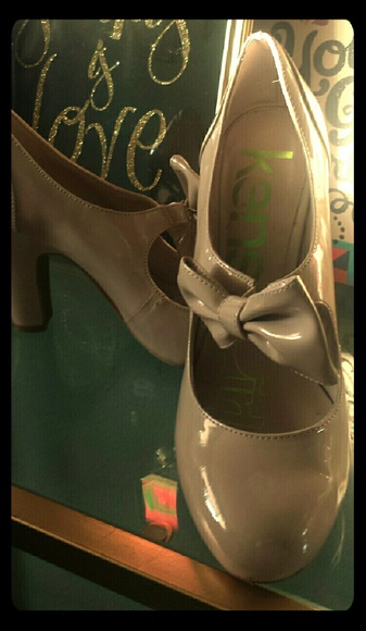 Kensie bow heels