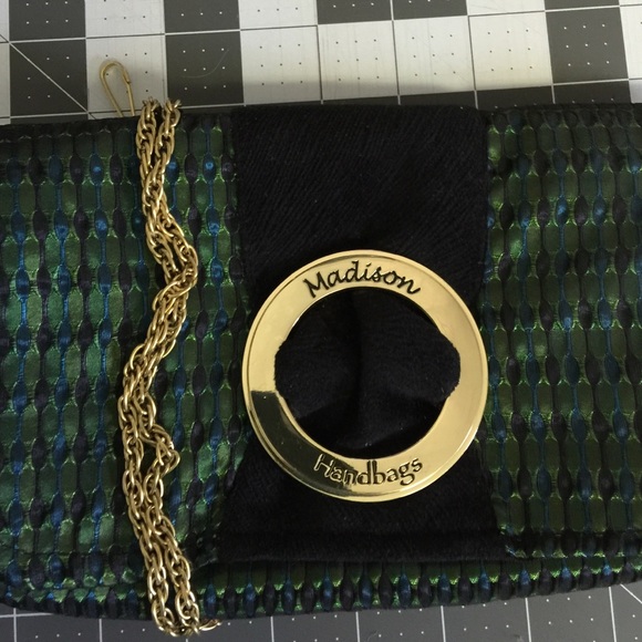 Clutch - Picture 4 of 4