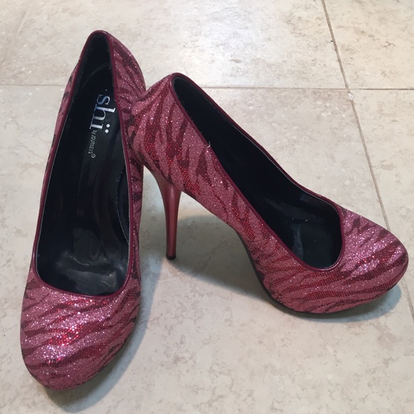 Shi sparkly pink heels. Size 6.