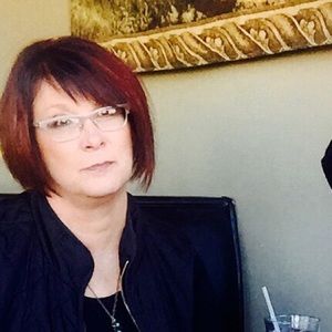 Meet your Posher, Debbie