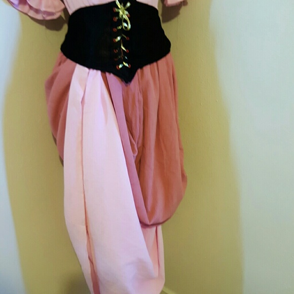COSTUME - Picture 2 of 4