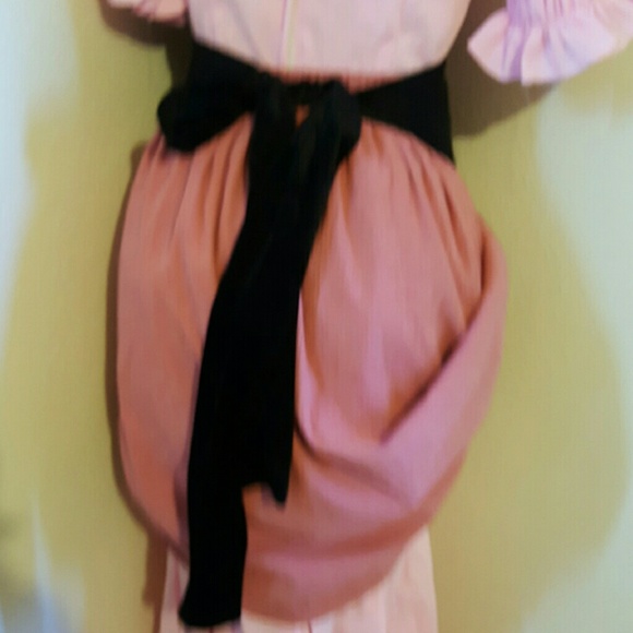 COSTUME - Picture 3 of 4