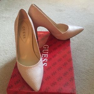 Guess Shoe - Size 7 - Blush