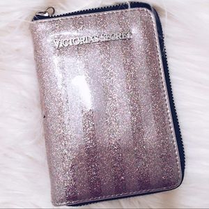 Sparkly VS Travel Makeup Brush Holder