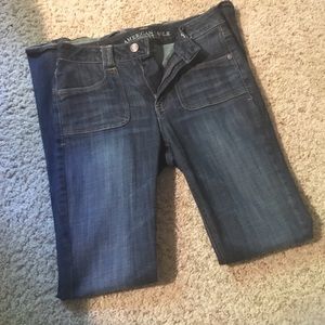 American Eagle Hi-Rise Jeans size 6
