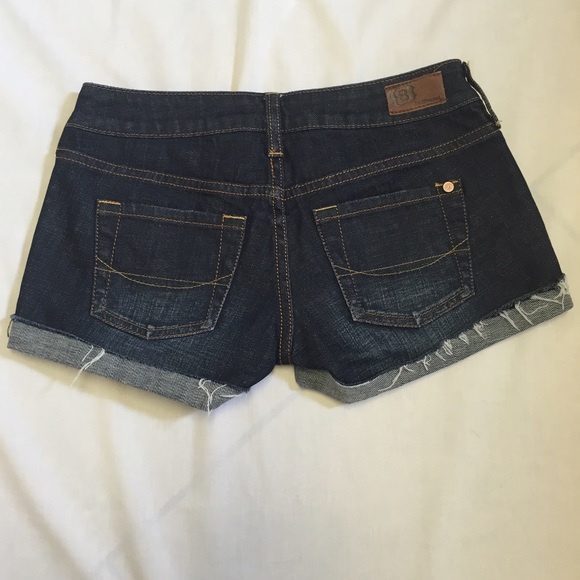 Bullhead jean shorts; size 00 - Picture 2 of 3