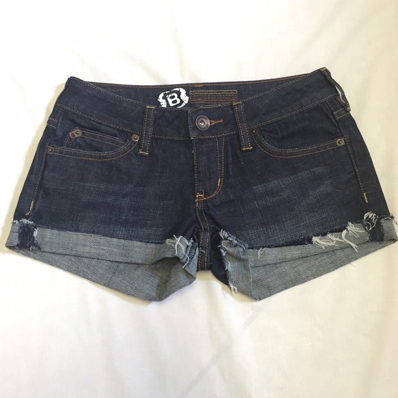 Bullhead jean shorts; size 00 - Picture 3 of 3