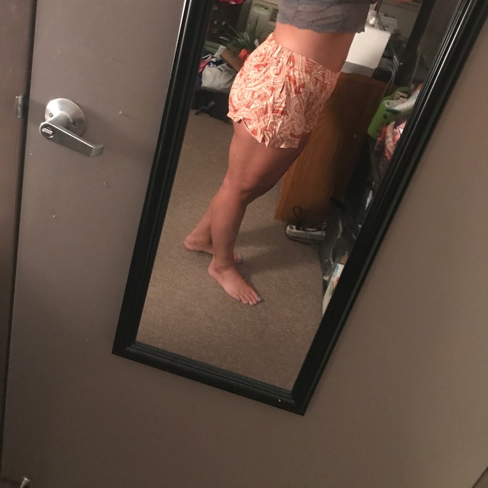 Shorts - Picture 2 of 4