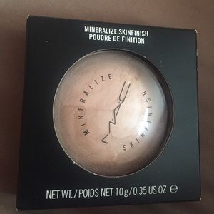 DISCONTINUED MAC Porcelain Pink Skinfinish