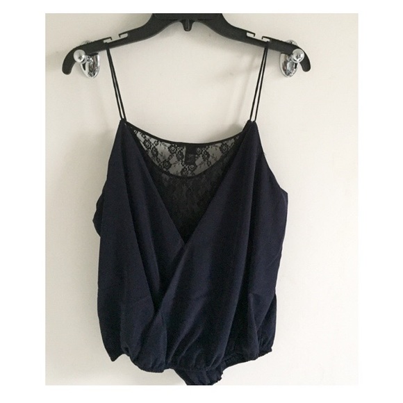 Navy camisole with lace underlay 🇺🇸 - Picture 2 of 2