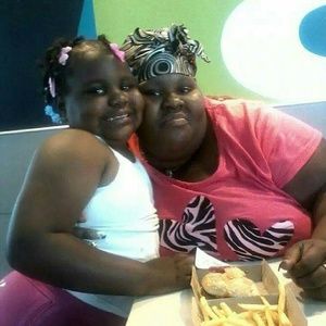 Meet your Posher, Olethia