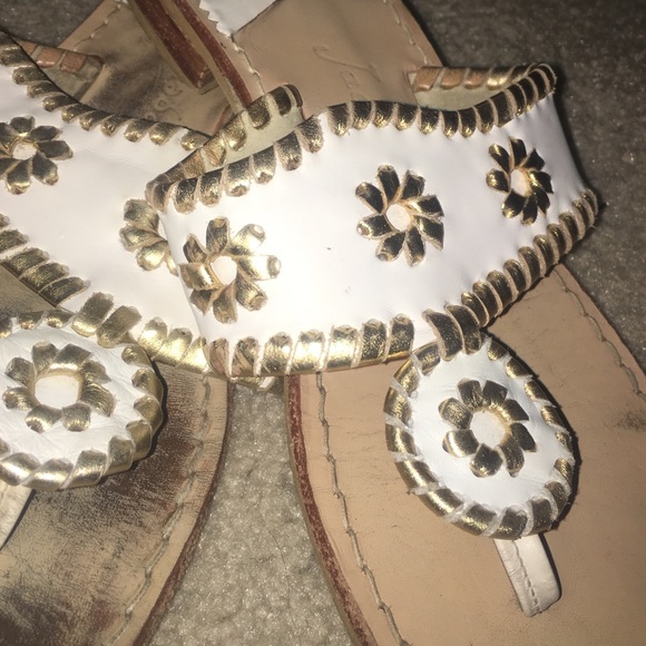 White and gold jacks