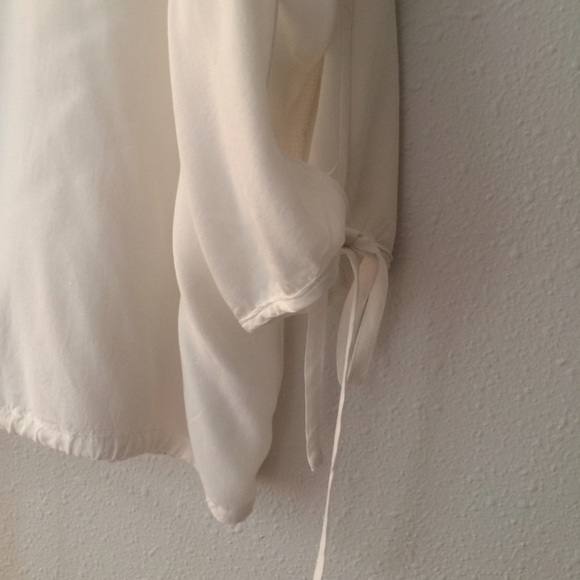 Open Shoulder Blouse - Picture 4 of 4