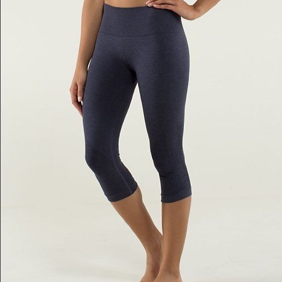 Lululemon in the flow crop 8