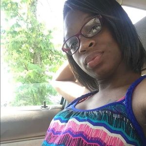 Meet your Posher, Donyaella